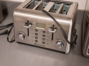 lot 371 image: Toastmaster 4-Slice Toaster