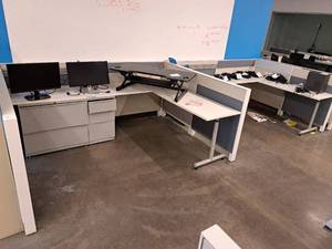 lot 298 image: Office Cubicle - Cubicle, Desk, Cabinets