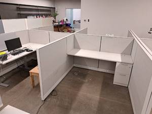 lot 305 image: Office Cubicle - Cubicle, Desks, Cabinets