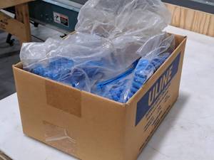 lot 407 image: Uline Plastic Truck Seals S-13677BLU (in original packaging)