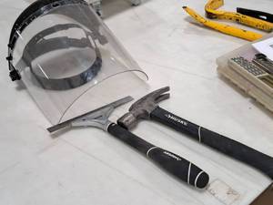 lot 431 image: Lot of (3) Hand Tools - Husky claw Hammer, Husky Squeegee, Shop Face Mask