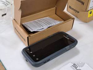 lot 449 image: Honeywell CT60LAN3G32G6603SRCAMExGMSFCC Scanner CT60LON (in original box)
