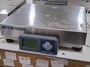 lot 477 image: Mettler Toledo Shipping Scale