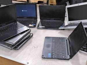 lot 495 image: Lot of (5) Samsung 11 Laptop Computers