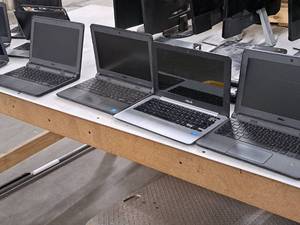 lot 498 image: Lot of (4) Dell 11 Laptop Computers
