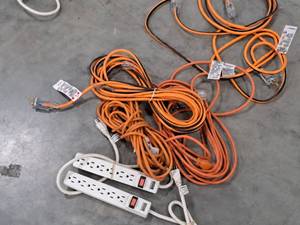 lot 531 image: Electronics - (2) Power Strips and (3) Power Cords
