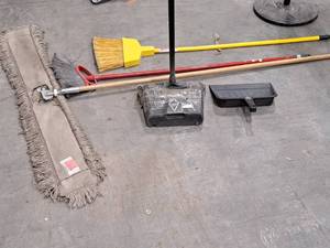 lot 545 image: (2) Brooms, Floor Dust Pan, Dust Pan, Floor Duster
