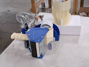 lot 558 image: Assorted Tape Guns and Packing Tape