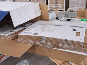 lot 581 image: Lot of (18) Cardboard Bankers Box Flats