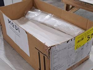 lot 586 image: Lot of  Tissue Paper 20x30
