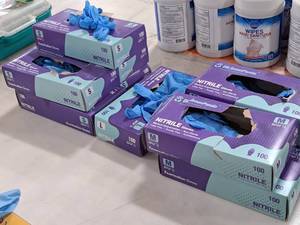 lot 589 image: Lot of (10 Boxes) Nitrile Disposable Gloves 100-count