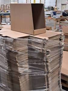 lot 618 image: Lot of (350) Cardboard Flats
