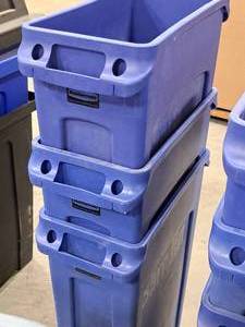 lot 629 image: Lot of (3) Rubbermaid Commercial Plastic Trash Cans 20x11x30