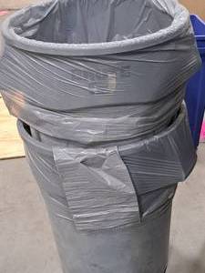lot 631 image: Lot of (2) Rubbermaid Brute Plastic Trash Cans 31x24