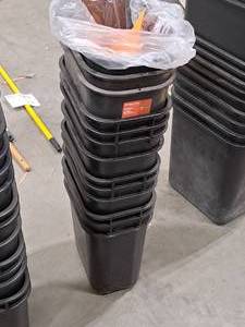 lot 643 image: Lot of (13) Plastic Trash Cans 12x8x12