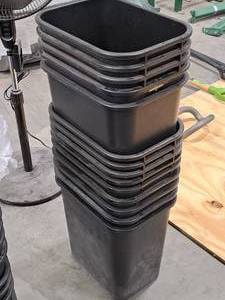 lot 644 image: Lot of (14) Plastic Trash Cans 15x10x15