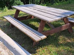 lot 672 image: 8 Wood Picnic Table