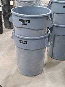 lot 671 image: Lot of (2) Rubbermaid Brute Commercial Plastic Trash Cans 31x24