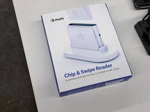 lot 714 image: Shopify Chip & Swipe Reader (New)