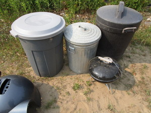 Trash Cans, Grill