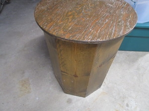 Pedestal Stand