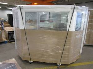 lot 4 image: Simonton 6500 Series Approximately 83.75 in x 56 in x 24 in Casement Bay Window - Interior & Exterior are White Vinyl