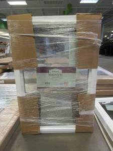 lot 20 image: Simonton 6100 Series 38.75 in x 26 in Picture Window in White Vinyl