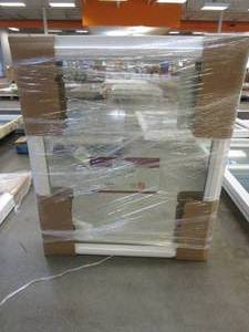 lot 51 image: Simonton 6500 Series 35.5 in x 41.75 in Picture Window in White Vinyl