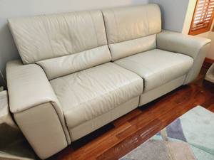 Chateau DAx Powered Reclining Leather Sofa