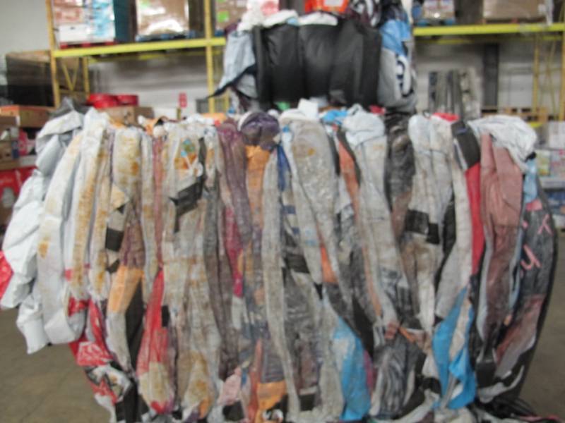 lot 428 image: Full Bail of Lightweight USED PE Vinyl Tarps - 1200 Lbs.