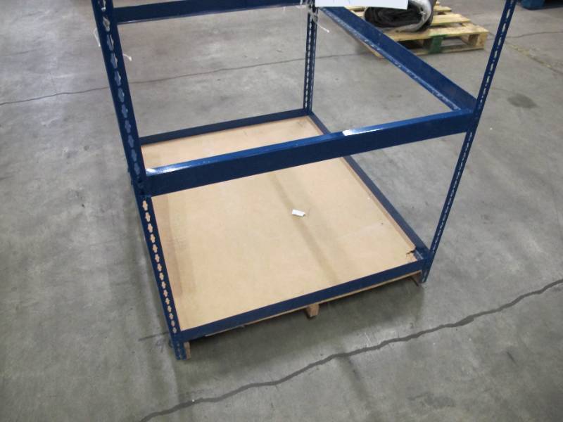 lot 424 image: Adjustable Metal Frame Built Fit Onto Pallets - Perfect for Projects
