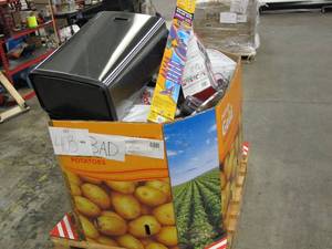 lot 403 image: Pallet of Store Overstock Store and Ecommerce Product and Returns