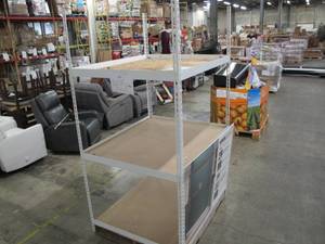lot 405 image: Adjustable White Metal Frame Built to Fit Onto Pallets - Perfect for Projects