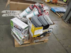 lot 421 image: Pallet of Store Overstock Store and Ecommerce Product