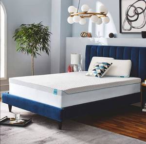 lot 533 image: NEW Serenity by Tempur-Pedic 3 Inch Mattress Topper - TWIN