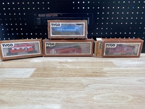 TYCO HO Electric Train Cars