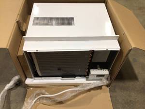 LG 12,000 BTU 230208-Volt Window Air Conditioner LW1221HRSM Cools 550 Sq. Ft. with Cool and Heat  Customer Returns See Pictures
