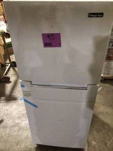 Magic Chef 10.1 cu. ft. Top Freezer Refrigerator in Platinum Steel  Customer Returns See Pictures