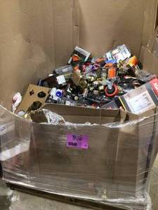 Gaylord of Door Locks and Handles Various Models and Conditions  Customer Returns See Pictures