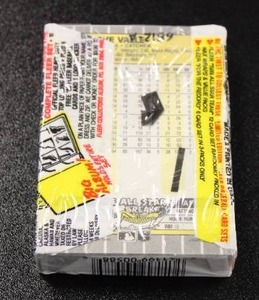 lot 97 image: 1989 Fleer Baseball Cello Pack w Billy Ripken Rick Face Error Card On Top