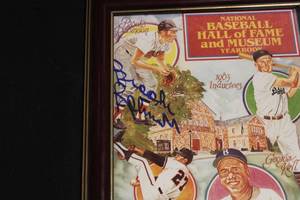 lot 107 image: National Baseball Hall of Fame Yearbook Photo w Brooks Robinson Autograph