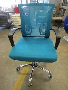 lot 106 image: Modern Home Zuna Office Chair in Turquoise (SEAT HAS FAINT STAINS)