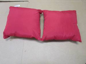lot 111 image: 2 Pack Red Decorative Pillows
