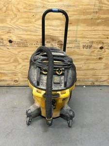 DEWALT 10 Gal. Dust Extractor with Automatic Filter Clean