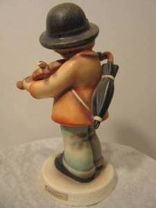 lot 49 image: Mk3 Little Fiddler Hummel Figurine