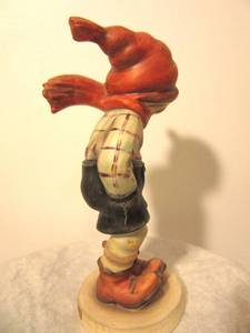 lot 4 image: Mk3 March Winds Hummel Figurine