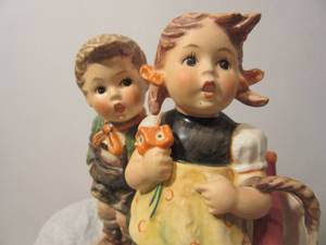 lot 2 image: Mk5 To Market Hummel Figurine