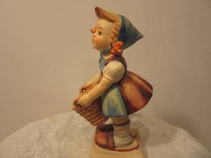 lot 42 image: Mk3 Little Helper Hummel Figurine