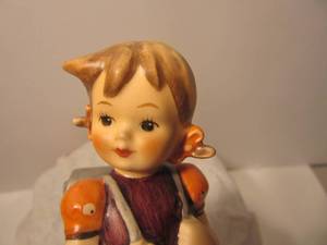 lot 47 image: Mk5 School Girl Hummel Figurine