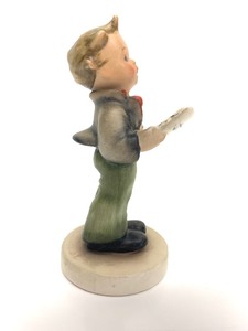 lot 18 image: Mk2 Soloist Hummel Figurine